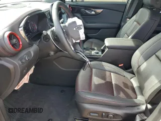 2023 Chevrolet Blazer RS z VIN 3GNKBKRS5PS168410, wystawiony jako Copart lot #49607305 z przebiegiem 30 682 mil mil oraz Szkoda całkowita • Salvage title. Historia ofert i sprzedaży dostępna na DreamBid. Obrazek 7.