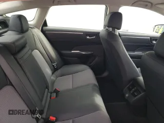 2019 Honda Clarity with VIN JHMZC5F17KC004588, listed as a Copart auction lot 71161502 with 19,853 mi miles. Bid and sale history available at carsss.com. Image 10.