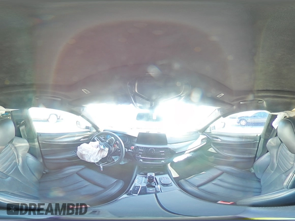 2018 BMW M5 z VIN WBSJF0C50JB282469, wystawiony jako Copart lot #46794335 z przebiegiem Nie podano mil oraz Szkody całkowita. Historia ofert i sprzedaży dostępna na DreamBid. Obrazek 14.