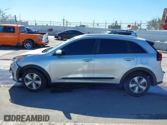 2018 Kia Niro LX with VIN KNDCB3LC9J5157481, listed as a IAAI auction lot 41682191 with 92,578 mi miles. Bid and sale history available at carsss.com. Image 14.