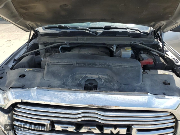 2022 Ram 2500 Laramie z VIN 3C6UR5FJ1NG423393, wystawiony jako Copart lot #57487395 z przebiegiem 124 528 mil mil oraz Szkoda całkowita • Salvage title. Historia ofert i sprzedaży dostępna na DreamBid. Obrazek 11.