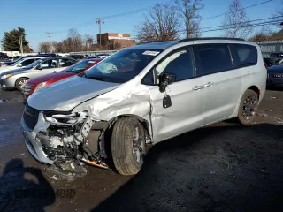 2023 Chrysler Pacifica Limited with VIN 2C4RC3GG5PR504045, listed as a Copart auction lot 86609144 with 17,198 mi miles and Salvage title. Bid and sale history available at DreamBid. Image 1.