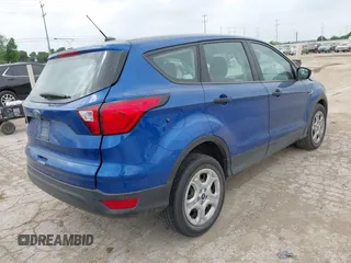 2019 Ford Escape S с VIN 1FMCU0F78KUB26300, выставлен на аукционе IAAI как лот 42149726 с пробегом 102 579 миль миль и . История ставок и продаж доступна на DreamBid. Изображение 4.