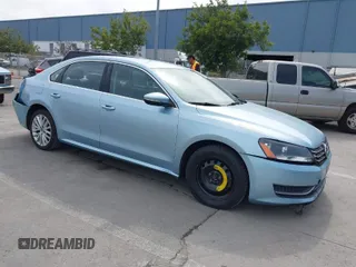 2012 Volkswagen Passat SE z VIN 1VWBP7A37CC040646, wystawiony jako IAAI lot #41835138 z przebiegiem 177 127 mil mil oraz . Historia ofert i sprzedaży dostępna na DreamBid. Obrazek 1.