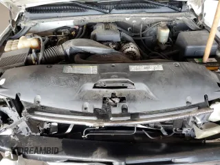 2000 Chevrolet Suburban LS with VIN 3GNEC16T9YG109043, listed as a Copart auction lot 77372784 with 228,042 mi miles and Salvage title. Bid and sale history available at DreamBid. Image 14.