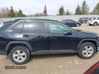2020 Toyota RAV4 XLE with VIN 2T3P1RFV8LC061598, listed as a IAAI auction lot 41850442 with 40,175 mi miles and . Bid and sale history available at DreamBid. Image 13.