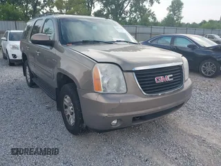 2007 GMC Yukon SLT with VIN 1GKFK13077J337862, listed as a IAAI auction lot 39675655 with 200,800 mi miles. Bid and sale history available at carsss.com. Image 6.