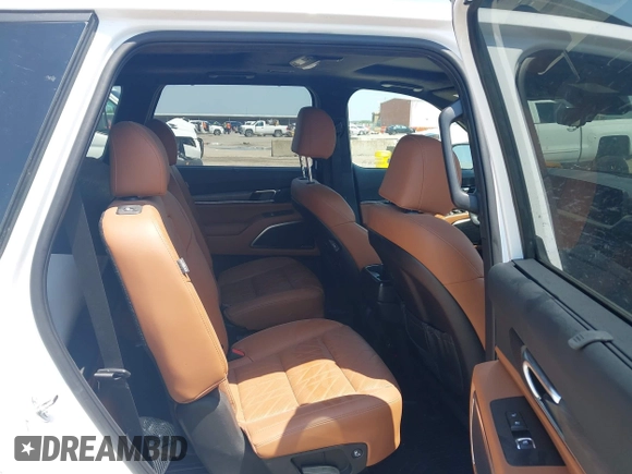 2024 Kia Telluride SX Prestige X-Pro with VIN 5XYP5DGC8RG533874, listed as a IAAI auction lot 42377392 with 11,819 mi miles and . Bid and sale history available at DreamBid. Image 8.