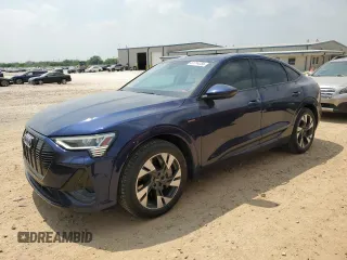 2022 Audi e-tron Sportback S line Premium z VIN WA11AAGE6NB023281, wystawiony jako Copart lot #51714255 z przebiegiem 44 719 mil mil oraz Czysty tytuł • Clean title. Historia ofert i sprzedaży dostępna na DreamBid. Obrazek 1.