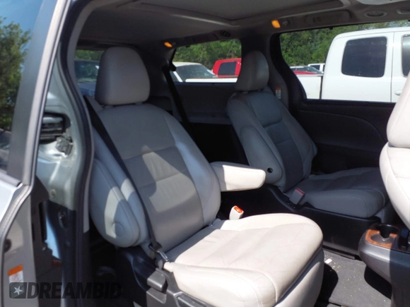 2016 Toyota Sienna XLE with VIN 5TDYK3DC5GS763674, listed as a IAAI auction lot 42035115 with 133,120 mi miles. Bid and sale history available at carsss.com. Image 8.