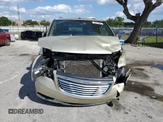 2011 Chrysler Town & Country Limited z VIN 2A4RR6DG5BR746552, wystawiony jako Copart lot #56215685 z przebiegiem 143 505 mil mil oraz Szkoda całkowita • Salvage title. Historia ofert i sprzedaży dostępna na DreamBid. Obrazek 5.