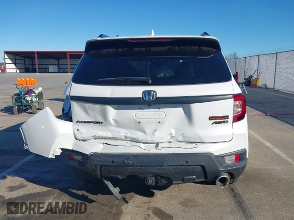 2023 Honda Passport TrailSport z VIN 5FNYF8H68PB007654, wystawiony jako IAAI lot #40816118 z przebiegiem 35 656 mil mil oraz . Historia ofert i sprzedaży dostępna na DreamBid. Obrazek 17.