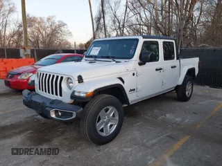 2023 Jeep Gladiator Sport S с VIN 1C6HJTAG3PL528435, выставлен на аукционе IAAI как лот 41778363 с пробегом 44 286 миль миль и . История ставок и продаж доступна на DreamBid. Изображение 2.