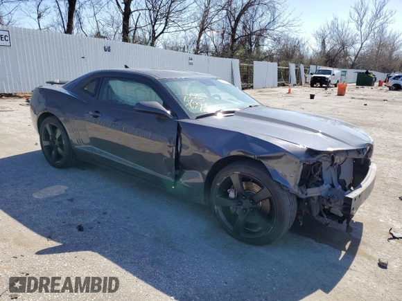 2010 Chevrolet Camaro 2SS z VIN 2G1FT1EW1A9133855, wystawiony jako Copart lot #49409505 z przebiegiem 115 651 mil mil oraz Szkody całkowita. Historia ofert i sprzedaży dostępna na DreamBid. Obrazek 4.