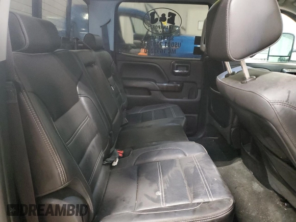 2015 GMC Sierra 3500HD Denali z VIN 1GT424E82FF125315, wystawiony jako Copart lot #79726484 z przebiegiem 147 731 mil mil oraz Czysty tytuł • Clean title. Historia ofert i sprzedaży dostępna na DreamBid. Obrazek 10.