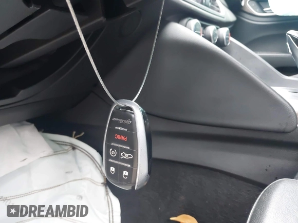 2017 Alfa Romeo Giulia Ti z VIN ZARFAECN7H7541762, wystawiony jako IAAI lot #41549460 z przebiegiem Nie podano mil oraz . Historia ofert i sprzedaży dostępna na DreamBid. Obrazek 11.
