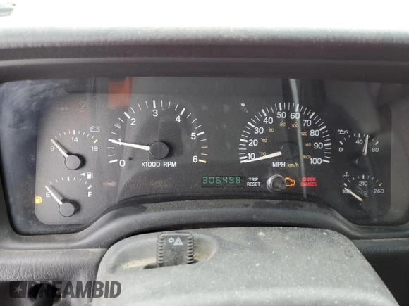 2000 Jeep Cherokee Classic with VIN 1J4FF58S8YL112559, listed as a Copart auction lot 45050345 with 306,498 mi miles and Salvage Title. Bid and sale history available at carsss.com. Image 9.