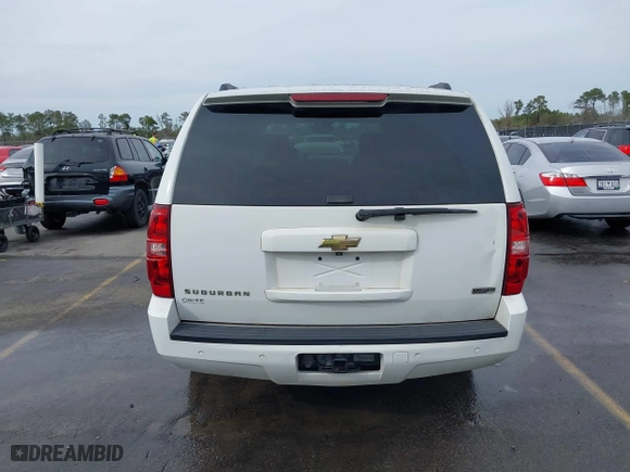2008 Chevrolet Suburban LTZ with VIN 1GNFC16018R143195, listed as a IAAI auction lot 41577367 with 223,506 mi miles. Bid and sale history available at carsss.com. Image 16.