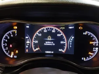 2015 Jeep Grand Cherokee Overland with VIN 1C4RJFCG1FC215426, listed as a IAAI auction lot 41689821 with 128,563 mi miles. Bid and sale history available at carsss.com. Image 7.