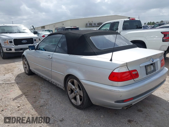 2006 BMW 3 Series 325Ci with VIN WBABW33416PX83768, listed as a IAAI auction lot 41753019 with 116,411 mi miles. Bid and sale history available at carsss.com. Image 3.