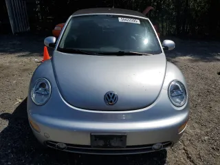2003 Volkswagen Beetle GLS z VIN 3VWCK21Y63M320378, wystawiony jako Copart lot #59422595 z przebiegiem 85 172 mil mil oraz Czysty tytuł • Clean title. Historia ofert i sprzedaży dostępna na DreamBid. Obrazek 5.