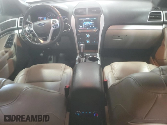 2014 Ford Explorer XLT z VIN 1FM5K7D86EGB48933, wystawiony jako Copart lot #60347305 z przebiegiem 231 613 mil mil oraz Czysty tytuł • Clean title. Historia ofert i sprzedaży dostępna na DreamBid. Obrazek 8.