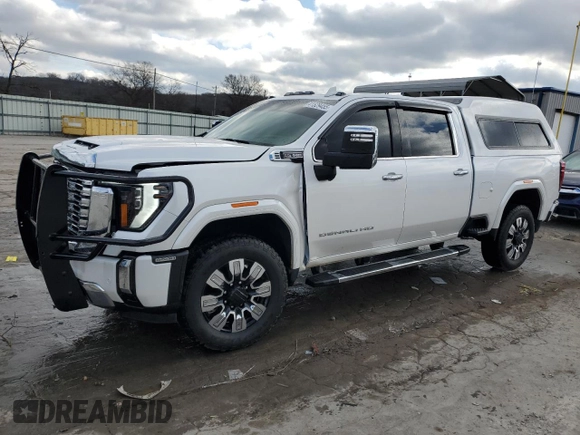 2024 GMC Sierra 2500HD Denali z VIN 1GT49RE74RF395604, wystawiony jako Copart lot #41529455 z przebiegiem 16 545 mil mil oraz Szkoda całkowita • Salvage title. Historia ofert i sprzedaży dostępna na DreamBid. Obrazek 1.