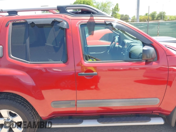 2012 Nissan Xterra X z VIN 5N1AN0NU8CC525405, wystawiony jako IAAI lot #42014722 z przebiegiem 136 866 mil mil oraz . Historia ofert i sprzedaży dostępna na DreamBid. Obrazek 13.
