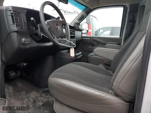 2021 GMC Savana Cargo Van with VIN 1GTW7AFP7M1247760, listed as a Copart auction lot 48441295 with 49,586 mi miles and Salvage Title. Bid and sale history available at carsss.com. Image 7.