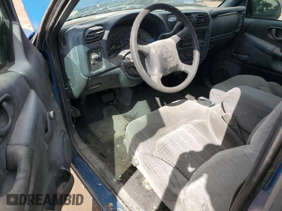 2001 GMC Sonoma SLS w/1SF Pkg with VIN 1GTCS195718156860, listed as a Copart auction lot 52531395 with Not Provided miles and Clean Title. Bid and sale history available at carsss.com. Image 8.