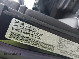 2023 Jeep Grand Cherokee Laredo z VIN 1C4RJHAG4PC599198, wystawiony jako IAAI lot #41741474 z przebiegiem 19 162 mil mil oraz . Historia ofert i sprzedaży dostępna na DreamBid. Obrazek 9.
