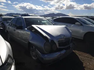 1998 Mercedes-Benz E with VIN WDBJF70F7WA605103, listed as a Copart auction lot 42458545 with 189,082 mi miles and Salvage Title. Bid and sale history available at DreamBid. Image 4.
