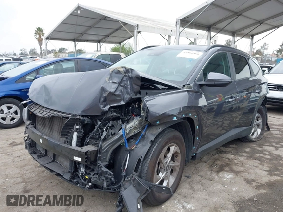 2023 Hyundai Tucson SEL z VIN KM8JBCAE9PU242486, wystawiony jako IAAI lot #41860406 z przebiegiem 25 294 mil mil oraz . Historia ofert i sprzedaży dostępna na DreamBid. Obrazek 2.