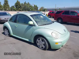 2000 Volkswagen Beetle GLX with VIN 3VWDD21C9YM430092, listed as a IAAI auction lot 40222232 with Not Provided miles and . Bid and sale history available at DreamBid. Image 1.