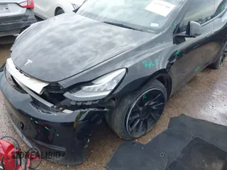 2023 Tesla Model Y Long Range with VIN 7SAYGDEE3PA024315, listed as a IAAI auction lot 41900788 with Not Provided miles. Bid and sale history available at carsss.com. Image 6.