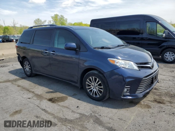 2018 Toyota Sienna XLE Auto Access Seat z VIN 5TDYZ3DC1JS962837, wystawiony jako Copart lot #54795435 z przebiegiem 122 282 mil mil oraz Nie do naprawy • Non repairable. Historia ofert i sprzedaży dostępna na DreamBid. Obrazek 4.