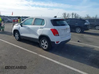 2019 Chevrolet Trax LS with VIN 3GNCJNSB5KL242561, listed as a IAAI auction lot 41662487 with 38,209 mi miles. Bid and sale history available at carsss.com. Image 3.