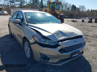 2019 Ford Fusion SE with VIN 3FA6P0HD1KR267041, listed as a IAAI auction lot 41591062 with 29,047 mi miles. Bid and sale history available at carsss.com. Image 6.