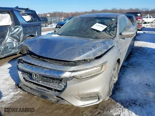 2019 Honda Insight LX with VIN 19XZE4F11KE021899, listed as a IAAI auction lot 41304062 with 61,256 mi miles. Bid and sale history available at carsss.com. Image 17.