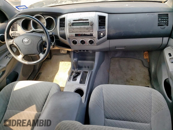 2011 Toyota Tacoma PreRunner z VIN 5TFTU4GN9BX001765, wystawiony jako Copart lot #58019945 z przebiegiem 120 380 mil mil oraz Szkoda całkowita • Salvage title. Historia ofert i sprzedaży dostępna na DreamBid. Obrazek 8.