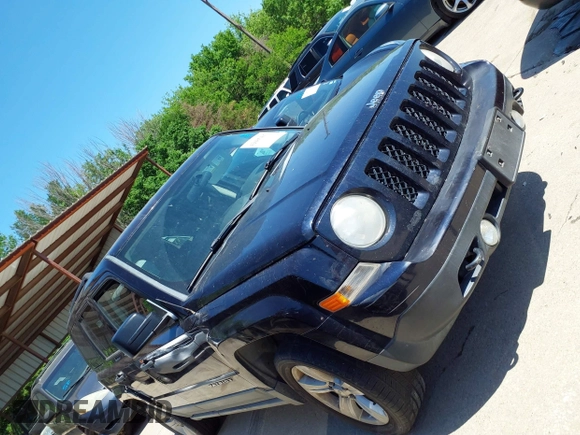 2011 Jeep Patriot Latitude with VIN 1J4NF1GB7BD141011, listed as a IAAI auction lot 42085417 with Not Provided miles and . Bid and sale history available at DreamBid. Image 1.