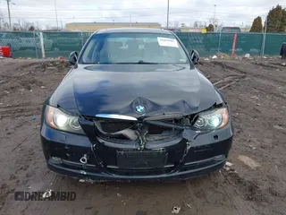2008 BMW 3 Series 328xi with VIN WBAVC93518K036611, listed as a IAAI auction lot 41458902 with 162,425 mi miles and . Bid and sale history available at DreamBid. Image 12.
