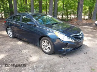2013 Hyundai Sonata GLS z VIN 5NPEB4AC0DH763497, wystawiony jako IAAI lot #42194588 z przebiegiem 107 844 mil mil oraz . Historia ofert i sprzedaży dostępna na DreamBid. Obrazek 1.