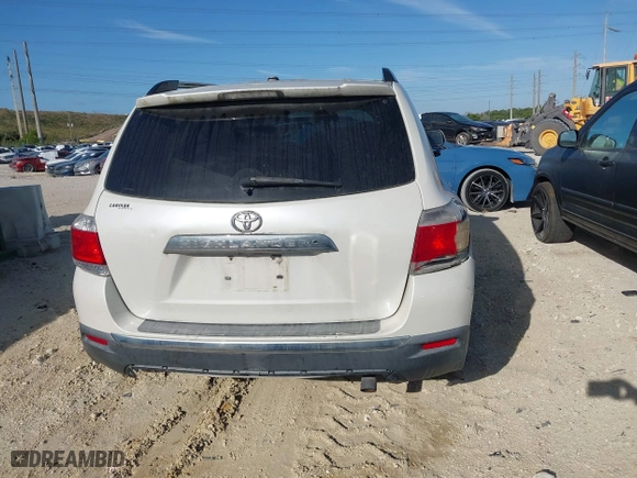 2011 Toyota Highlander Limited with VIN 5TDYK3EHXBS039823, listed as a IAAI auction lot 41731690 with 242,676 mi miles. Bid and sale history available at carsss.com. Image 16.