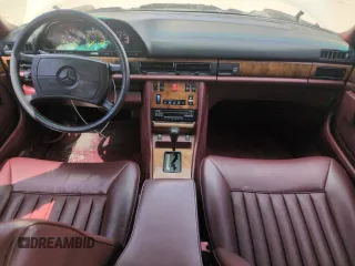 1985 Mercedes-Benz 500 SEL z VIN WDBCA37D4FA159349, wystawiony jako Copart lot #56601725 z przebiegiem 168 327 mil mil oraz Czysty tytuł • Clean title. Historia ofert i sprzedaży dostępna na DreamBid. Obrazek 8.