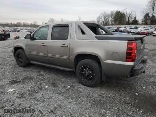 2009 Chevrolet Avalanche LT w/2LT with VIN 3GNFK22069G219929, listed as a Copart auction lot 82619804 with 189,811 mi miles and Salvage Title. Bid and sale history available at carsss.com. Image 2.