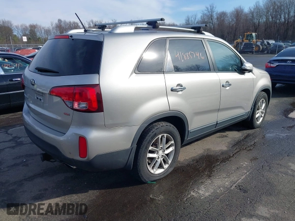 2014 Kia Sorento LX with VIN 5XYKTDA75EG462221, listed as a IAAI auction lot 41885746 with 215,305 mi miles. Bid and sale history available at carsss.com. Image 4.