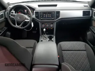 2021 Volkswagen Atlas S z VIN 1V2AC2CA1MC211626, wystawiony jako Copart lot #84148364 z przebiegiem 76 938 mil mil oraz Szkoda całkowita • Salvage title. Historia ofert i sprzedaży dostępna na DreamBid. Obrazek 8.