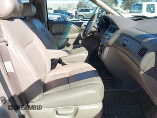 2001 Toyota Sienna LE with VIN 4T3ZF13C01U381668, listed as a IAAI auction lot 41653318 with 272,317 mi miles. Bid and sale history available at carsss.com. Image 5.