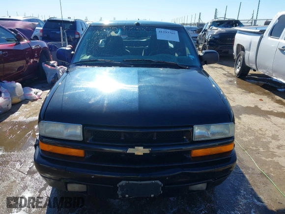 2001 Chevrolet S-10 LS with VIN 1GCCS19W718230397, listed as a IAAI auction lot 41293765 with 151,578 mi miles and . Bid and sale history available at DreamBid. Image 12.